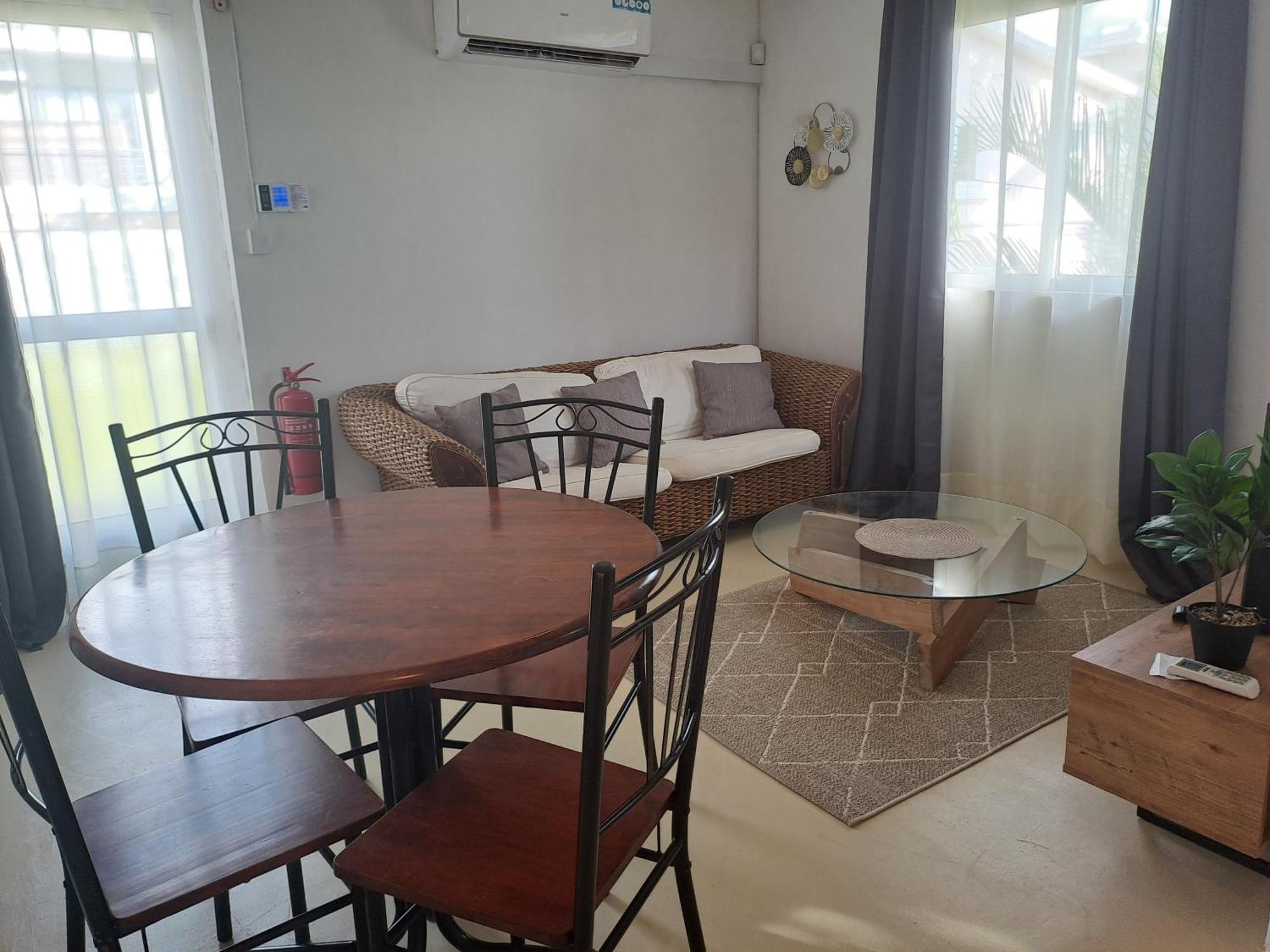 Appartement Paisible Avec Jardin & Piscine Albion Dış mekan fotoğraf
