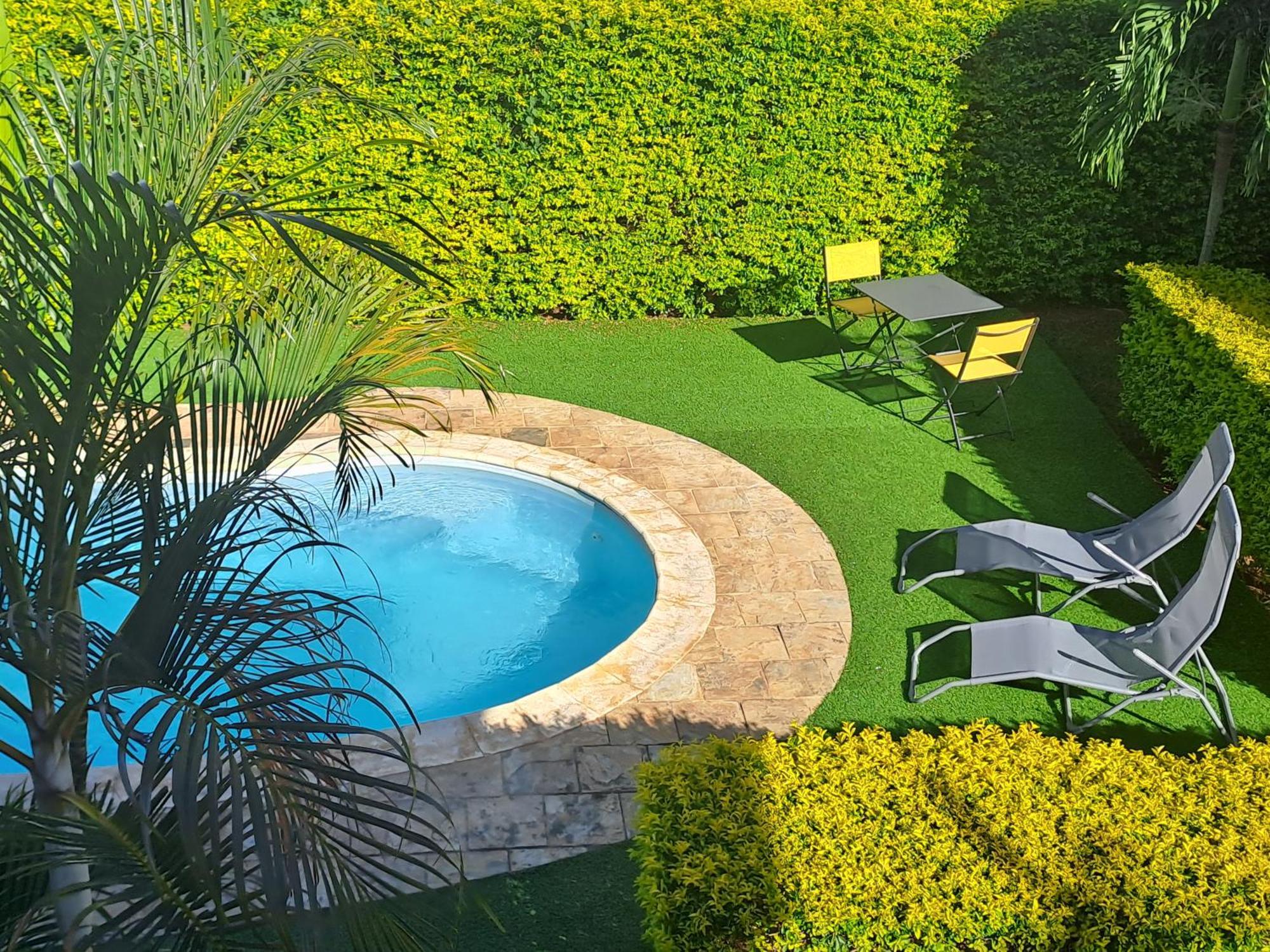 Appartement Paisible Avec Jardin & Piscine Albion Dış mekan fotoğraf