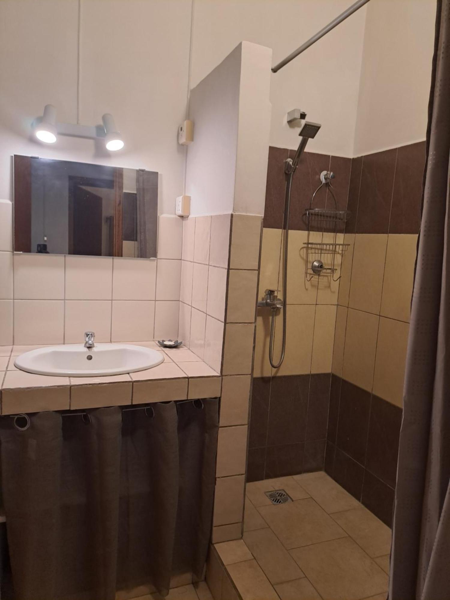Appartement Paisible Avec Jardin & Piscine Albion Dış mekan fotoğraf
